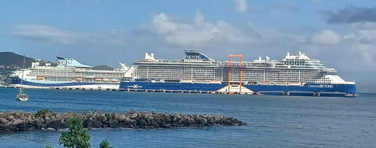 St Kitts welcomes over 7,600 cruise passengers as 5 vessels call in singl...