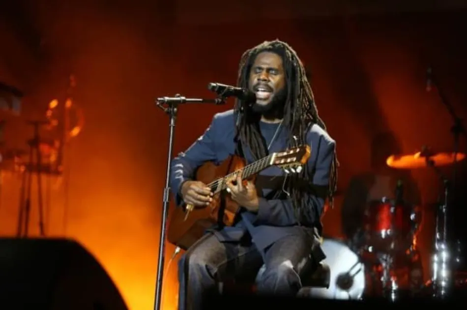 Chronixx shines at Lost In Time as fans sings through technical glitch in Jamaica 