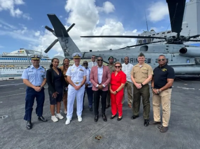 St. Kitts and Nevis: PM Drew tours US Navy Ship at Port Zante
