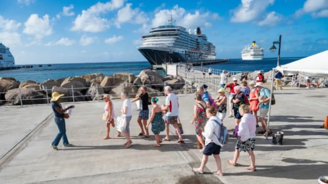 St. Kitts welcomes 7,000 Cruise passengers despite rough weather