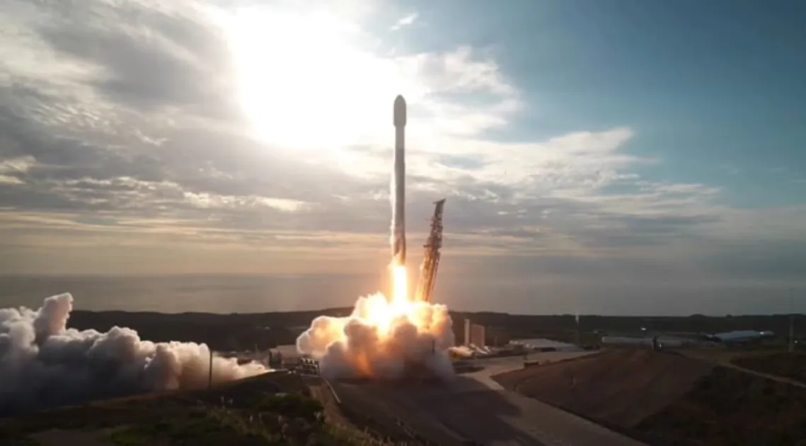 SpaceX Launches Starlink 15-14 and 10-45 Missions, marking 600th Reused Booster flight